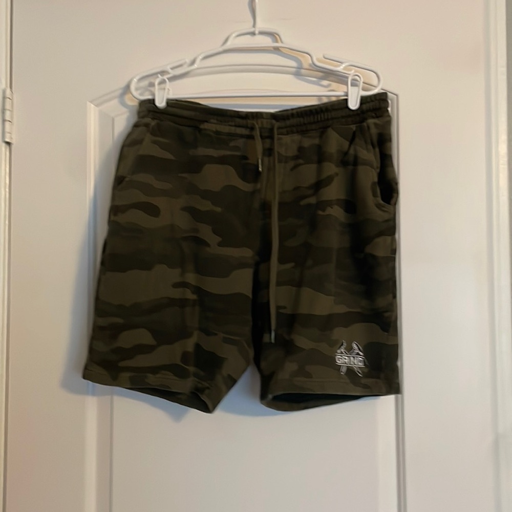 Men's Camouflage Grind Athletics Shorts Size Large